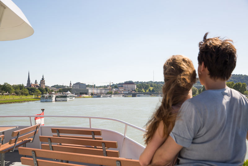 Schifffahrt Linz Donau c tom mesic